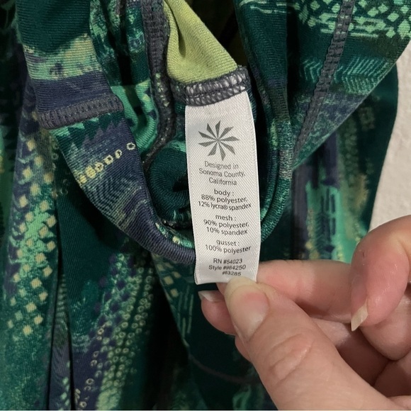 Athleta Green Arrow Be Free Knicker Cropped Capri Size M - Picture 11 of 12